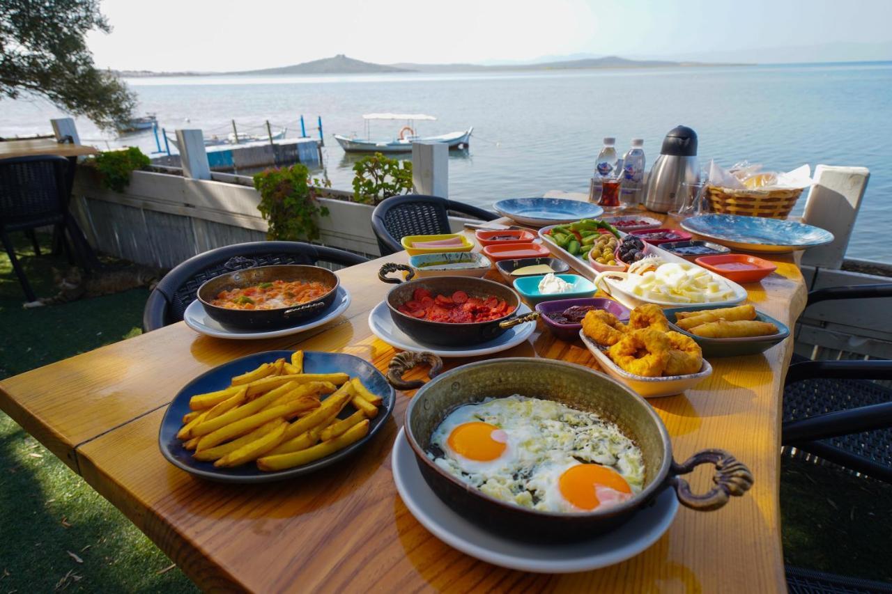Qcunda Otel ไอวาลิค ภายนอก รูปภาพ