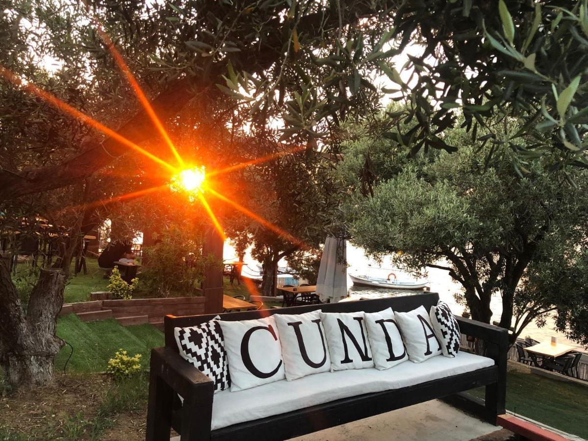 Qcunda Otel ไอวาลิค ภายนอก รูปภาพ